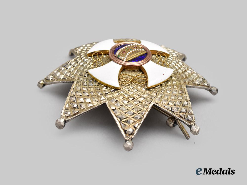 italy,_kingdom._an_order_of_the_crown_of_italy,_i_i_class_grand_officer_set_in_case,_by_cravanzola___m_n_c5042