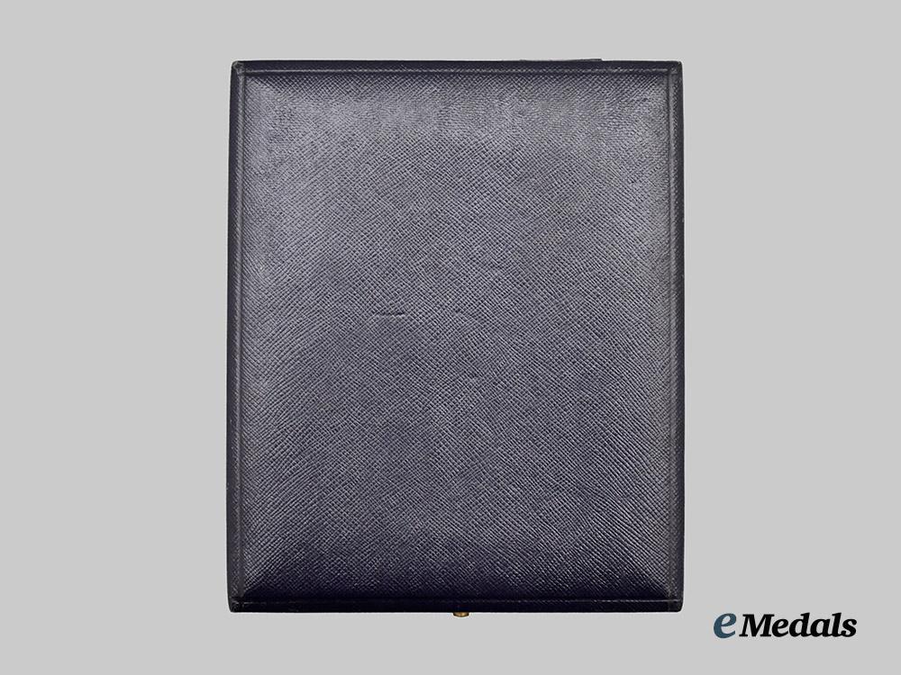 germany,_s_a._a_mint1939_s_a-_gruppe_donau_sports_competition_victor’s_plaque,_with_case___m_n_c5111