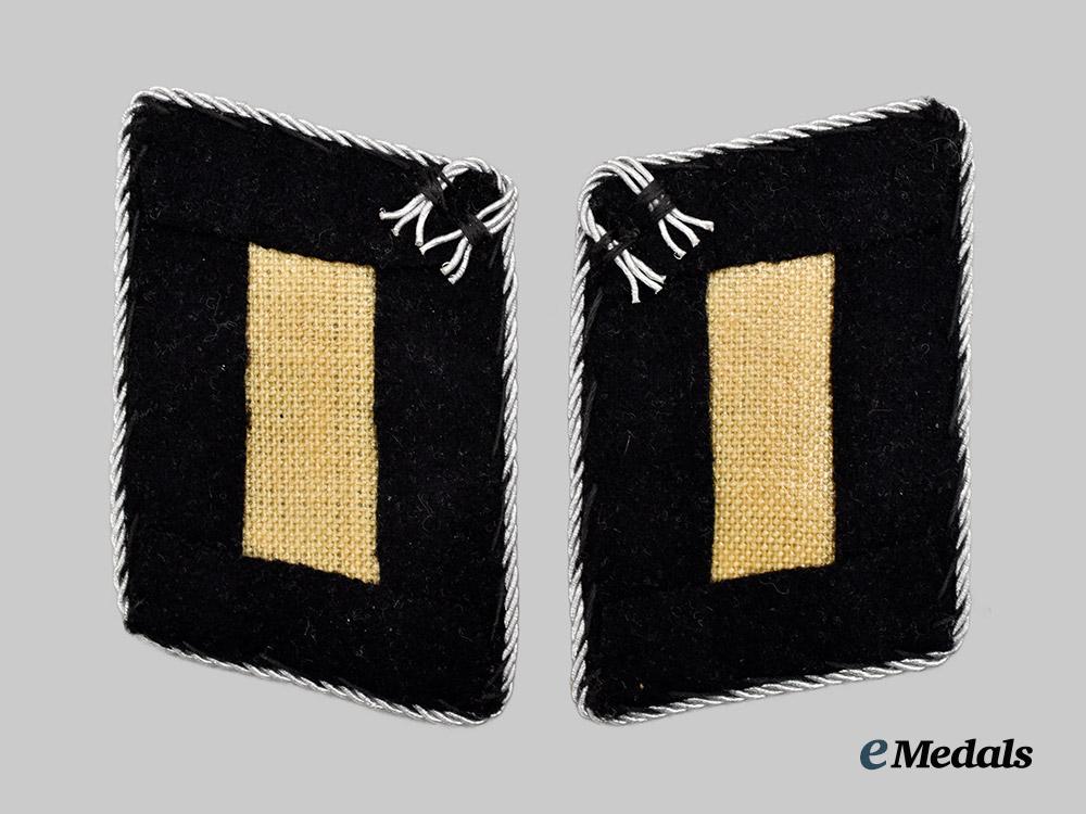 germany,_kriegsmarine._a_rare_and_mint_set_of_early-_issue_chaplain_collar_tabs___m_n_c5124