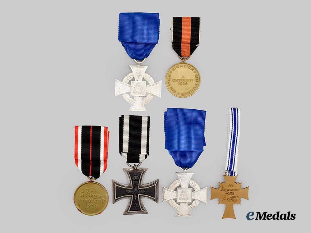 germany,_third_reich._a_mixed_lot_of_awards_for_military_and_civil_service___m_n_c5164