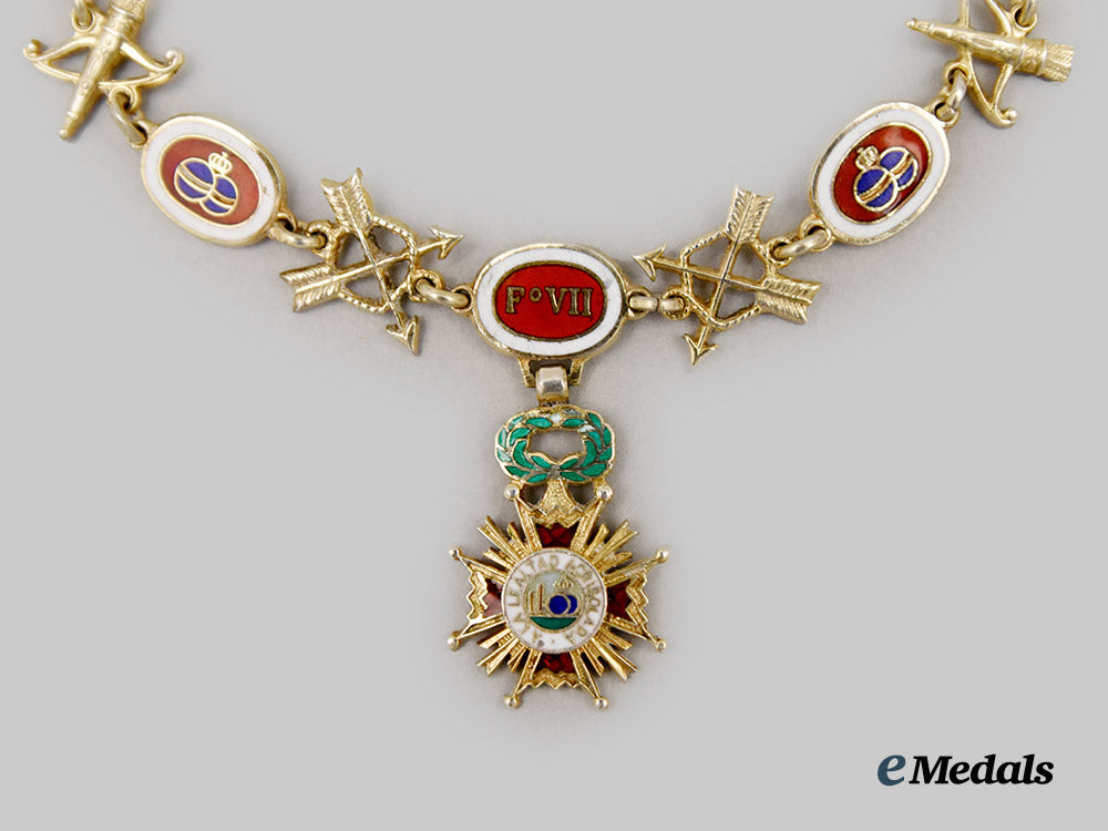 spain,_kingdom._a_miniature_spanish_order_of_isabella_the_catholic_collar,_c.1960.___m_n_c5417