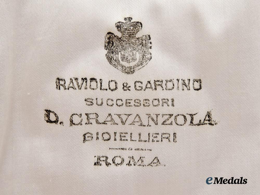 italy._kingdom._a_cased_order_of_the_crown_of_italy_in_gold,_grand_officer_set,_c.1900___m_n_c5513