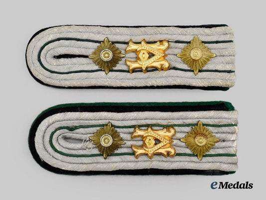 germany,_heer._a_set_of_technical_administration_officer-_grade_shoulder_boards___m_n_c5516