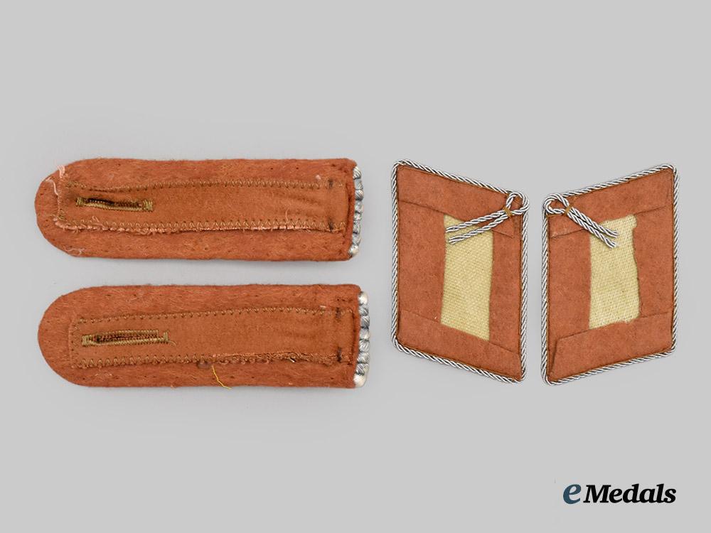 germany,_luftwaffe._a_set_of_communications_oberleutnant_rank_insignia___m_n_c5538