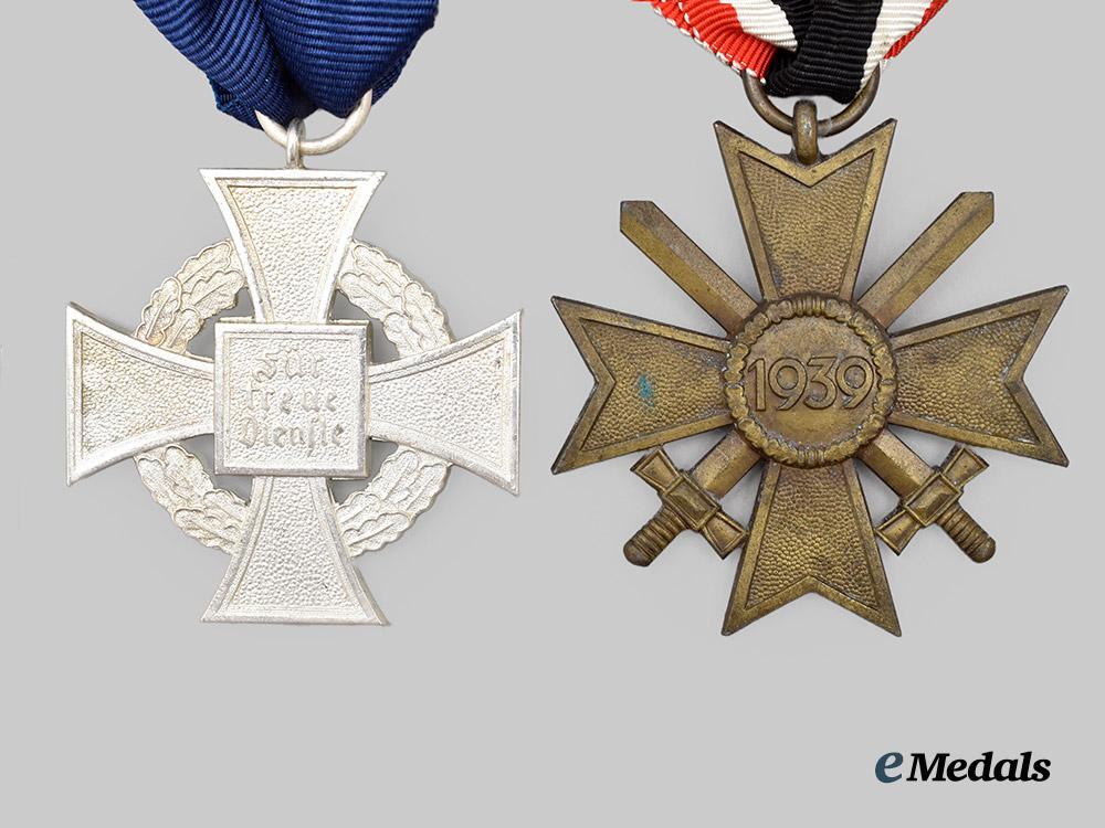 germany,_wehrmacht._a_mixed_lot_of_service_awards___m_n_c5568
