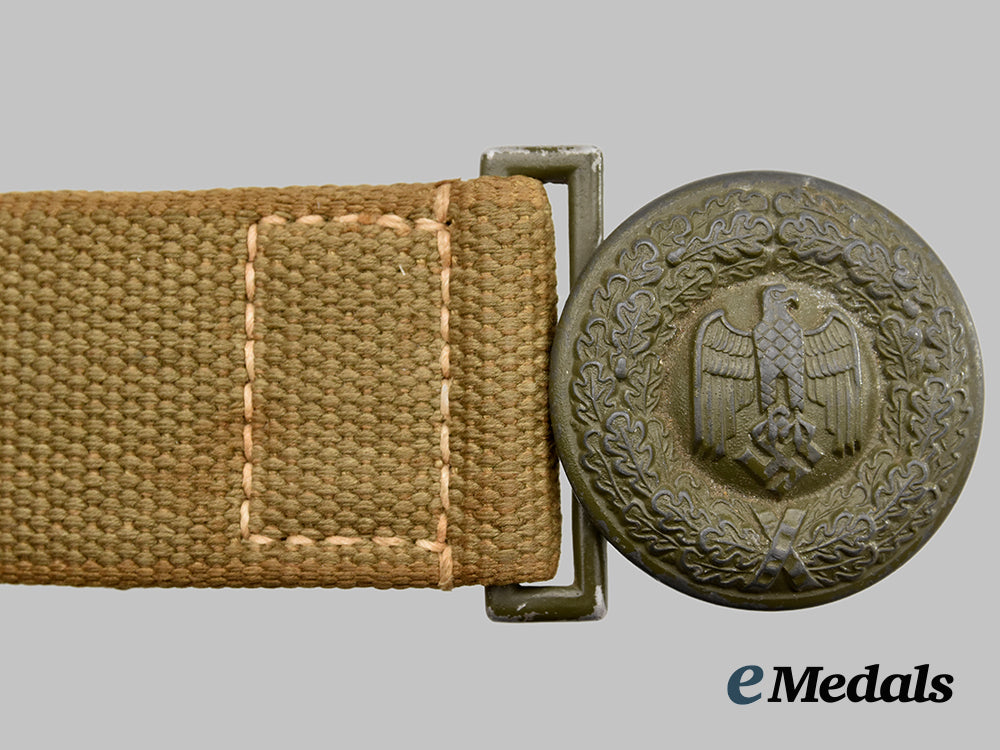 germany,_heer._an_officer’s_tropical_belt_and_buckle___m_n_c5589