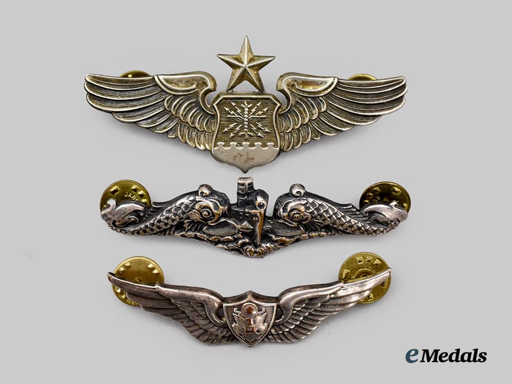 united_states._a_lot_of_three_american_wings___m_n_c5656