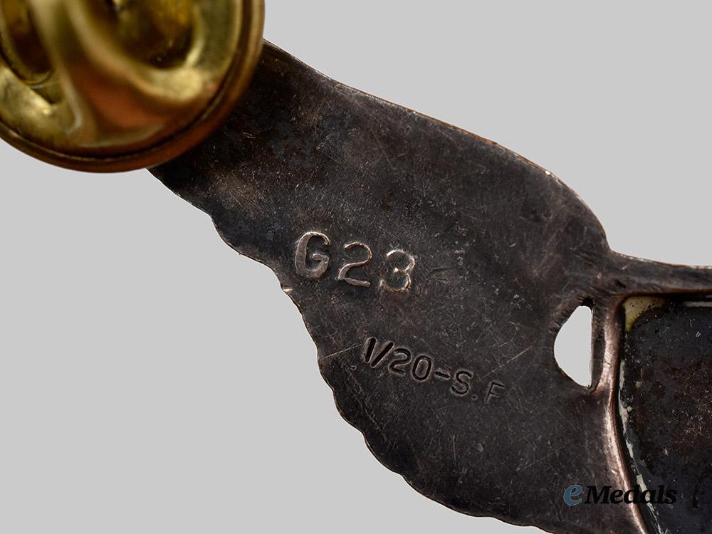 united_states._a_lot_of_three_american_wings___m_n_c5658