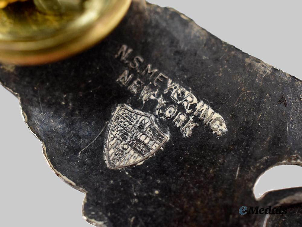 united_states._a_lot_of_three_american_wings___m_n_c5662