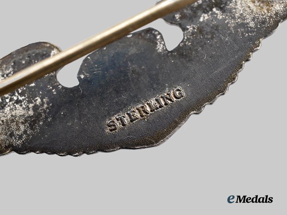 united_states._a_lot_of_small_american_pilot_badges,_naval_aviation_pilot_badge,_and_parachutist_jump_badge___m_n_c5686