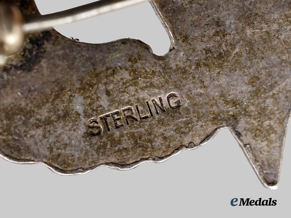 united_states._a_lot_of_small_american_pilot_badges,_naval_aviation_pilot_badge,_and_parachutist_jump_badge___m_n_c5687