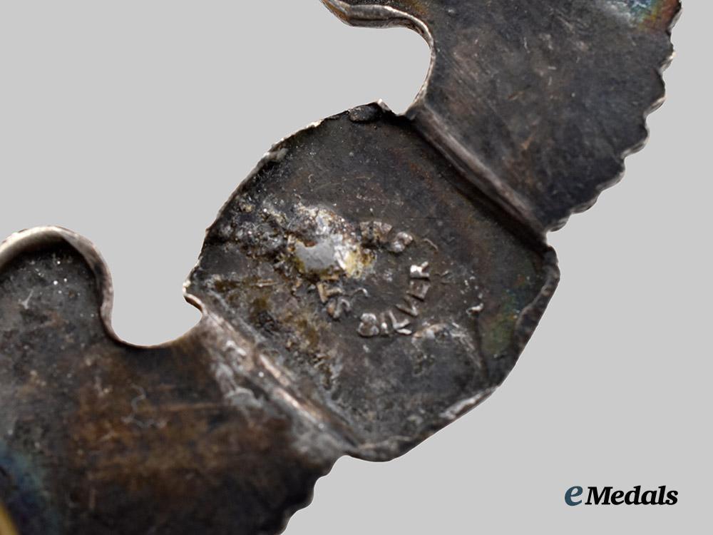 united_states._a_lot_of_small_american_pilot_badges,_naval_aviation_pilot_badge,_and_parachutist_jump_badge___m_n_c5688