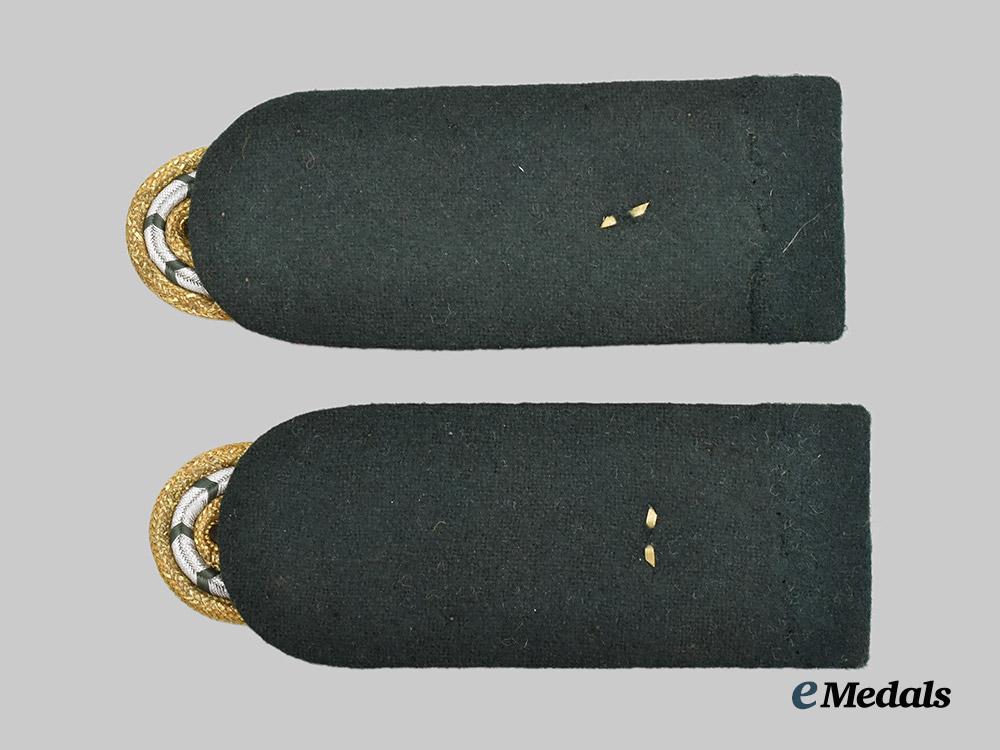 germany,_wehrmacht._a_set_of_wehrmachtbeamte_general_equivalent_shoulder_boards___m_n_c5704