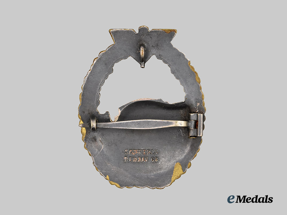 germany,_kriegsmarine._an_e-_boat_war_badge,_first_pattern,_by_schwerin_and_sons___m_n_c5730
