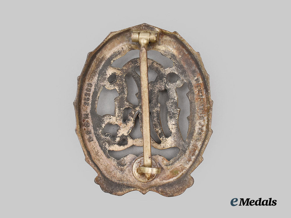 germany,_third_reich._a_silver_grade_d_r_l_sports_badge,_by_wernstein_of_jena___m_n_c5760