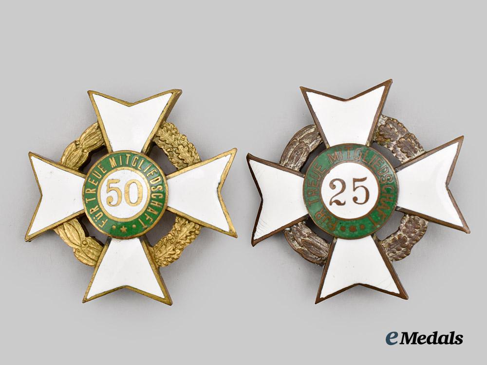 germany,_weimar_republic._a_grouping_of_two_veteran’s_association_long_membership_crosses___m_n_c5852