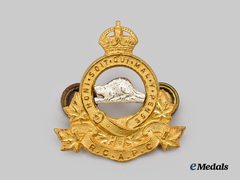 wwii_royal_canadian_army_pay_corps(_rcapc)_officer's_cap_badge___m_n_c5873