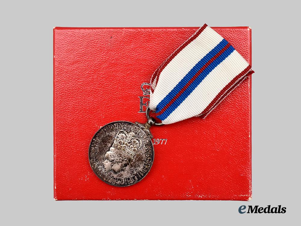 queen_elizabeth_ii_silver_jubilee_medal1952-1977,_boxed___m_n_c5951