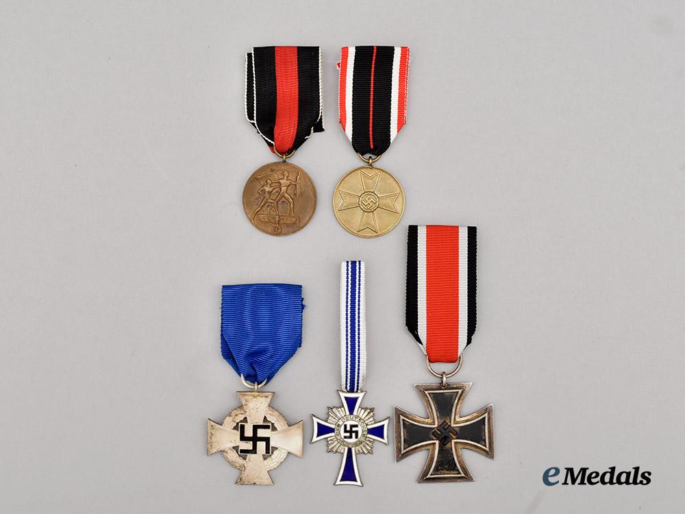 germany,_third_reich._a_mixed_lot_of_awards_for_military_and_civil_service___m_n_c6110