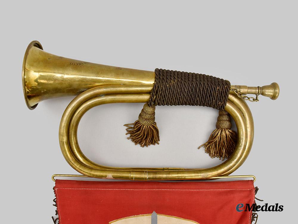 hungary,_kingdom._a_rare_national_front_fighters_association_bugle_and_standard___m_n_c6164