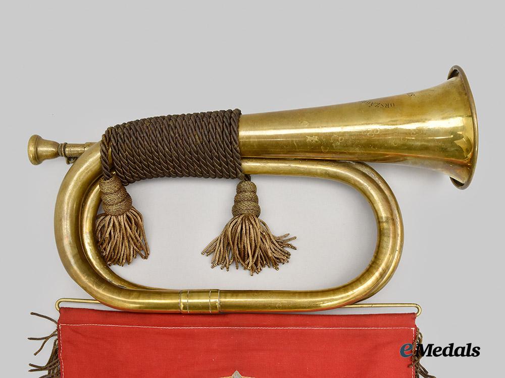 hungary,_kingdom._a_rare_national_front_fighters_association_bugle_and_standard___m_n_c6170