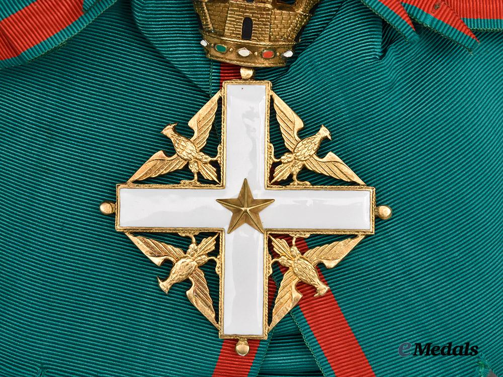 italy,_republic._an_order_of_merit_of_the_italian_republic,_grand_cross_set_with_star_in_gold,_by_cravanzola___m_n_c6175