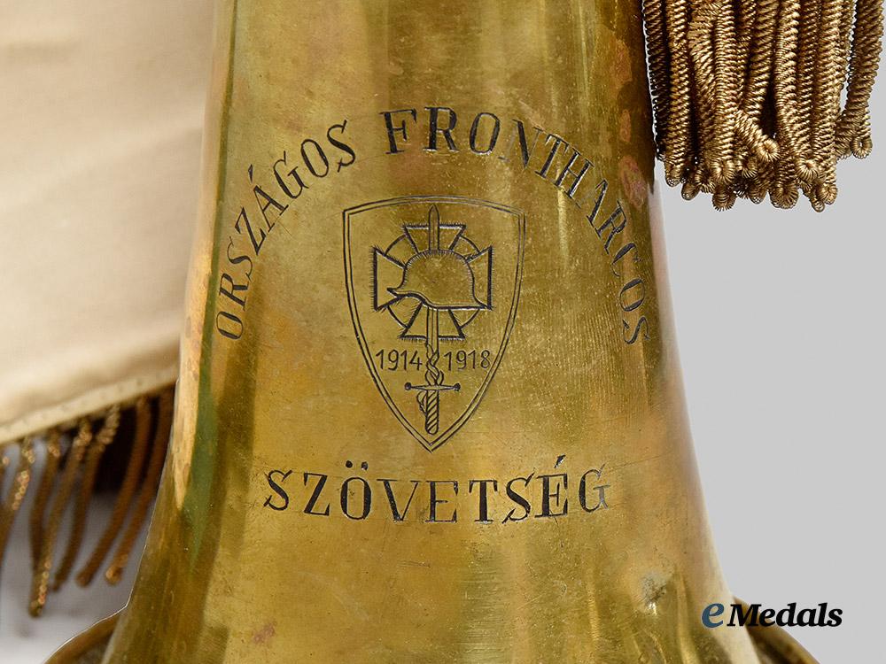 hungary,_kingdom._a_rare_national_front_fighters_association_bugle_and_standard___m_n_c6175