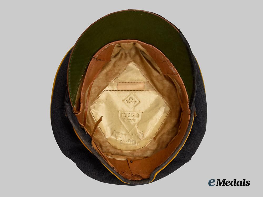germany,_luftwaffe._a_flight_personnel/_fallschirmjäger_e_m/_n_c_o’s_visor_cap,_late-_war_example,_by_marie_slama&_sohn___m_n_c6276