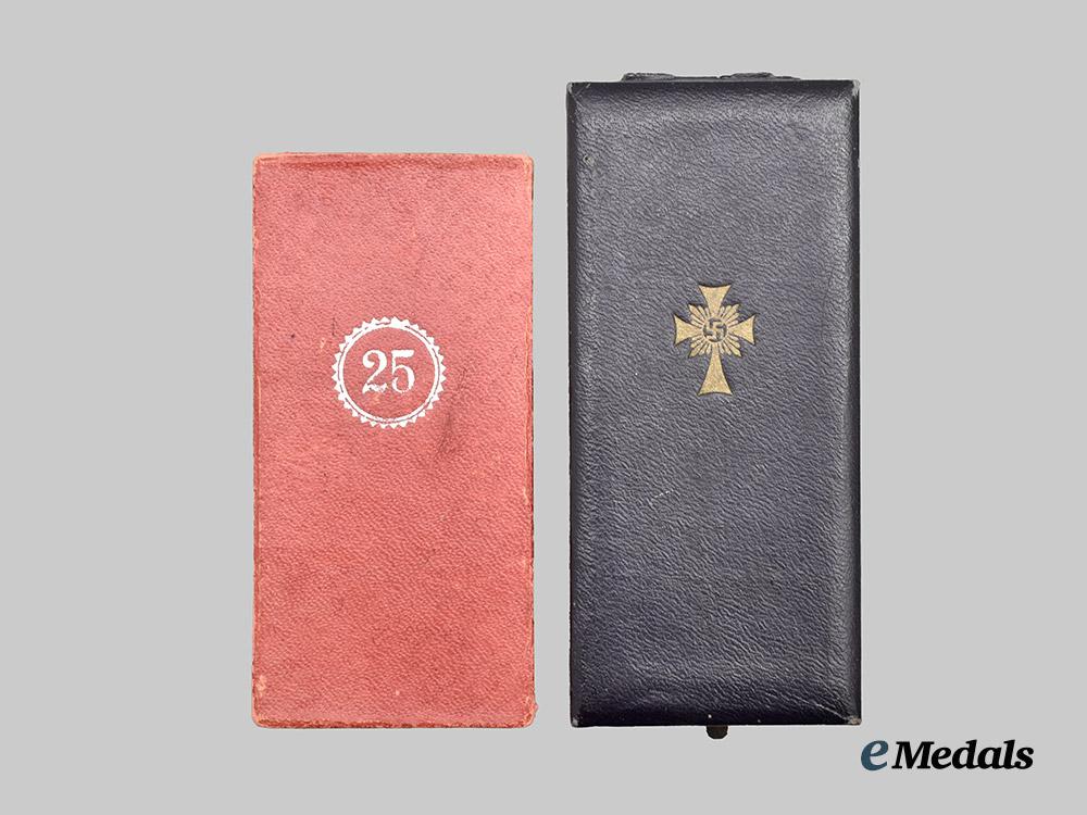 germany,_third_reich._a_pair_of_cased_civil_awards___m_n_c6281