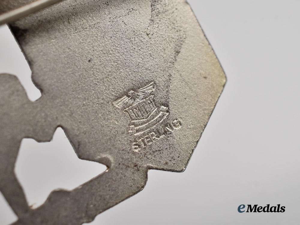 norway,_kingdom._a_second_war_lion_and_shield_badge,_by_disanza_bros___m_n_c6290