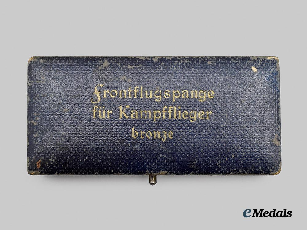 germany,_luftwaffe._a_bomber_clasp,_bronze_grade_with_case,_by_c._e._juncker___m_n_c6293