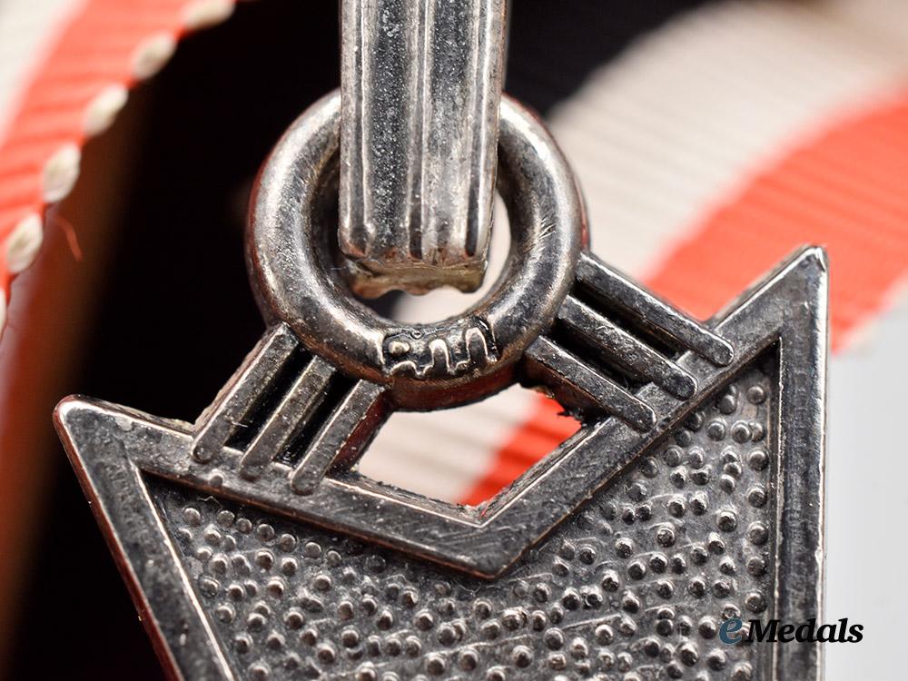 germany,_federal_republic._a_knight’s_cross_of_the_war_merit_cross_with_swords,1957_version___m_n_c6515