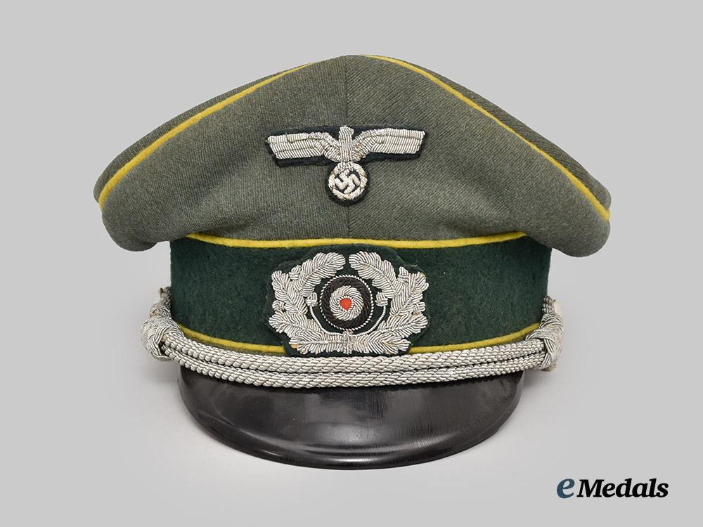 germany,_heer._a_signals_officer’s_visor_cap___m_n_c6555