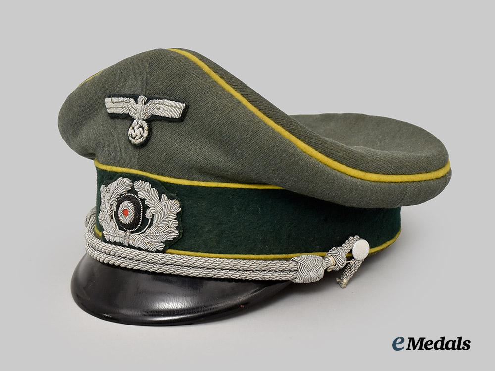 germany,_heer._a_signals_officer’s_visor_cap___m_n_c6556