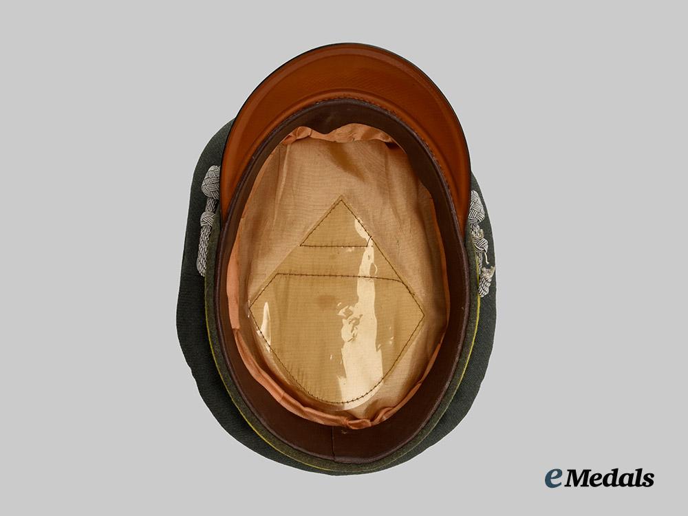 germany,_heer._a_signals_officer’s_visor_cap___m_n_c6562