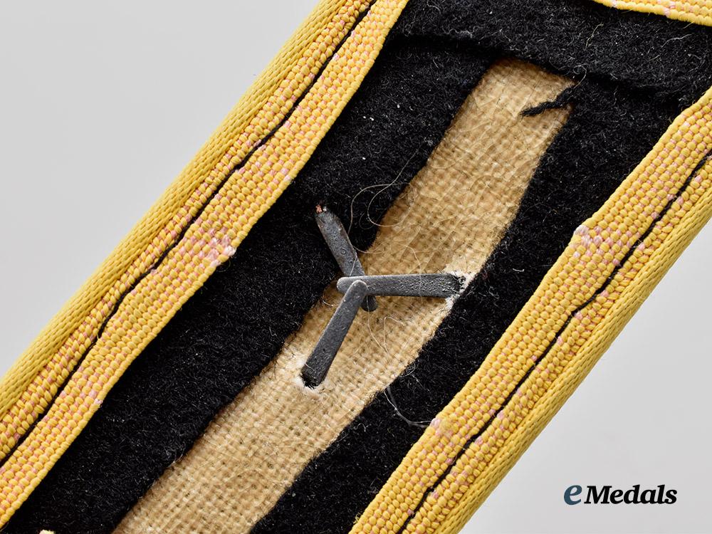 germany,_heer._a_set_of_collar_tabs_for_armoured_signals_personnel___m_n_c6582