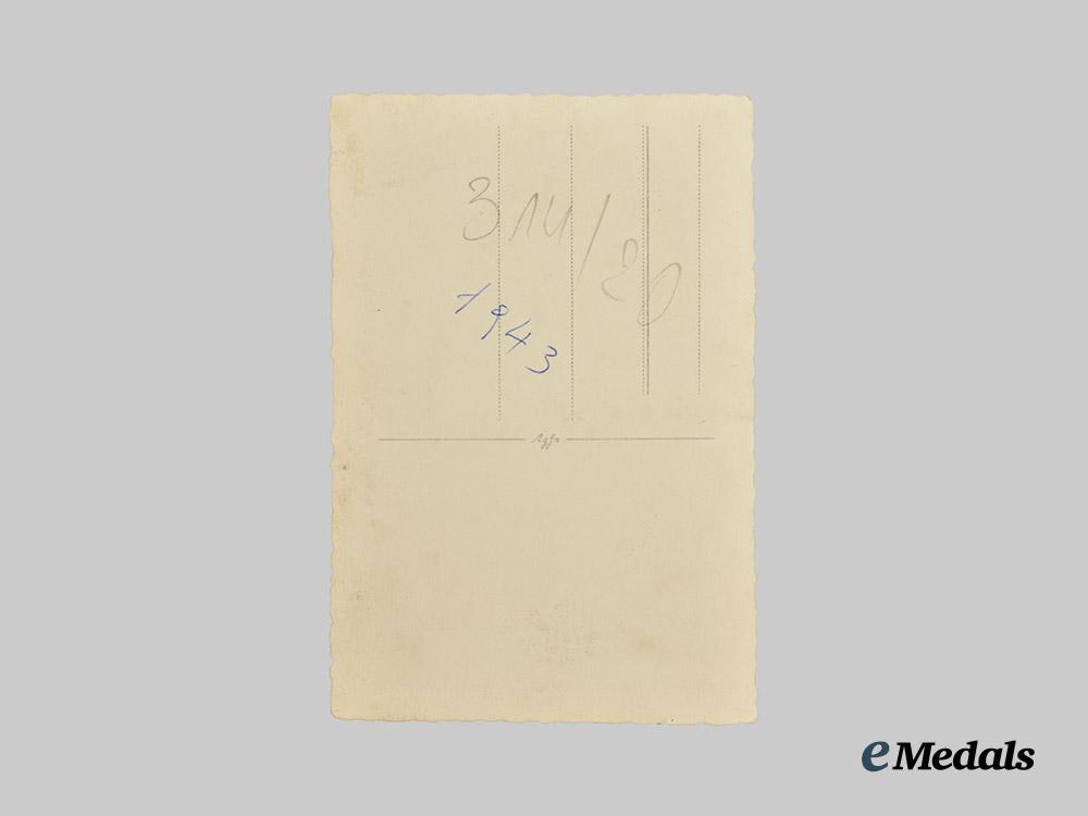 international._a_lot_of_second_war_photographs___m_n_c6609