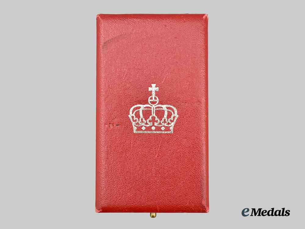 norway,_kingdom._st._olaf’s_medal_with_monogram_of_king_olav_v___m_n_c6698