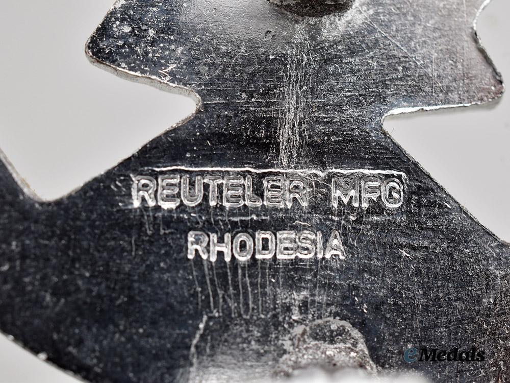 rhodesia,_republic._a_selous_scouts_cap_badge,_second_pattern,_by_reuteler___m_n_c6738