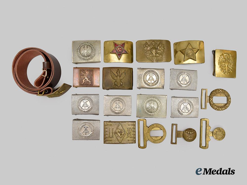 international._a_lot_of_seventeen_belt_buckles___m_n_c6751