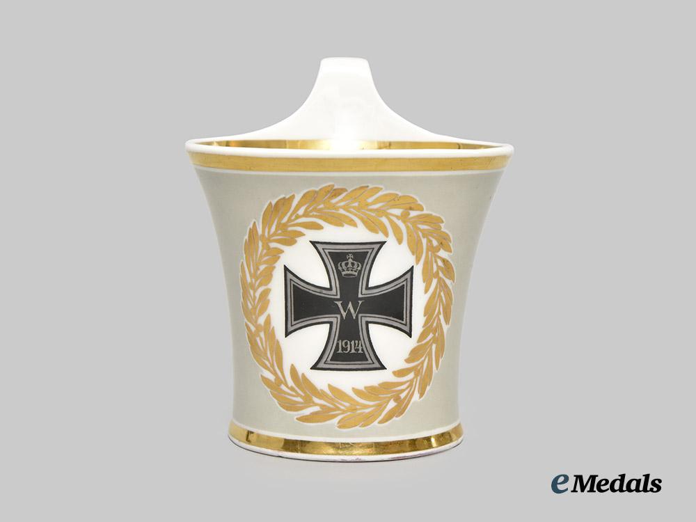 germany,_imperial._a_first_world_war_patriotic_cup,_by_the_royal_porcelain_factory___m_n_c6766