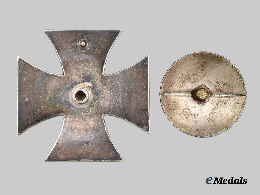 germany,_wehrmacht._a1939_iron_cross_i_class,_screwback_version_with_case,_by_c._e._juncker___m_n_c6788