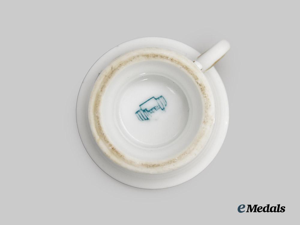 germany,_imperial._a_first_world_war_patriotic_cup,_by_porzellanfabrik_thomas___m_n_c6806