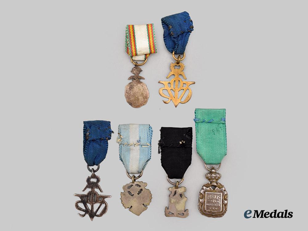 spain,_kingdom._a_lot_of_six_miniature_decorations___m_n_c6815