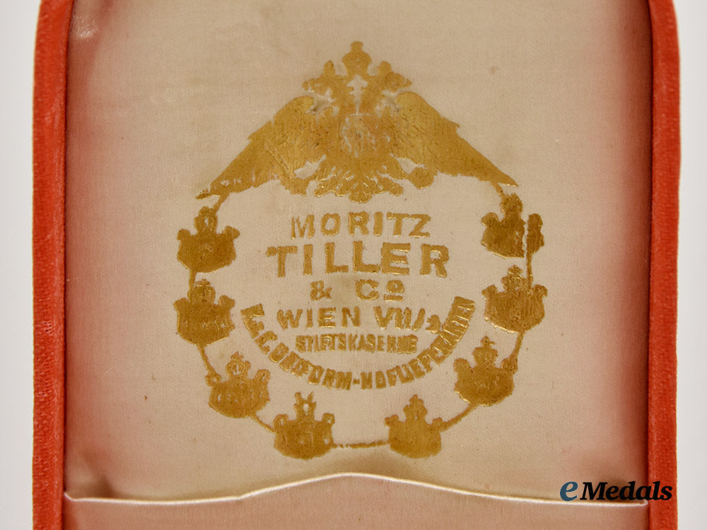 austria,_imperial._a_military_merit_cross,_i_i_i_class_with_war_decoration,_by_moritz_tiller_of_vienna___m_n_c6856