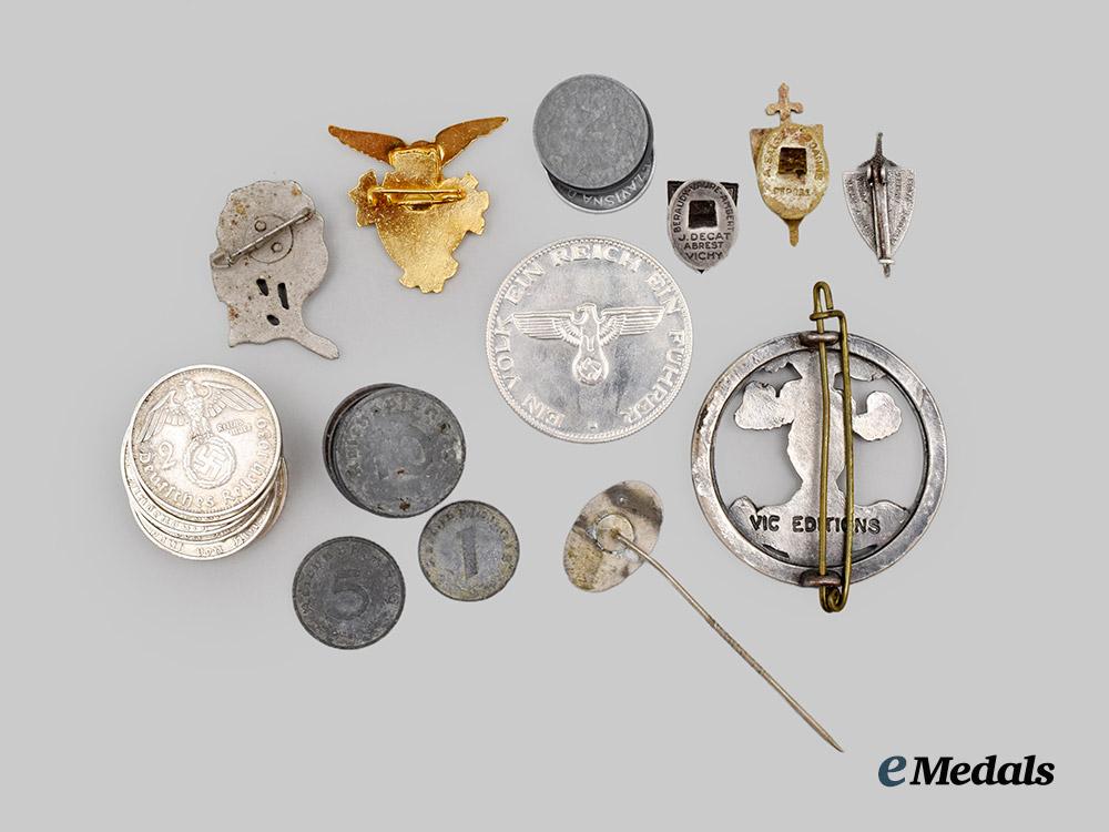 international._a_mixed_lot_of_coins_and_badges___m_n_c7028