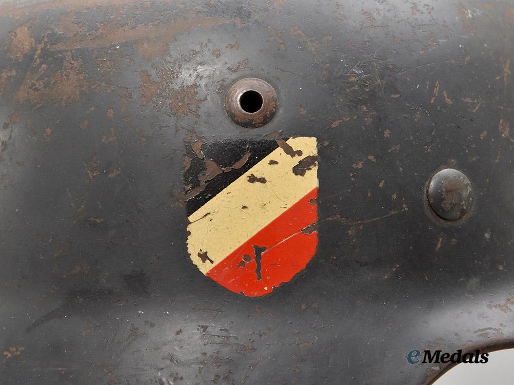 germany,_luftwaffe._an_m40_stahlhelm,_double_decal_and_owner-_attributed_example,_by_eisenhüttenwerke_thale___m_n_c7044