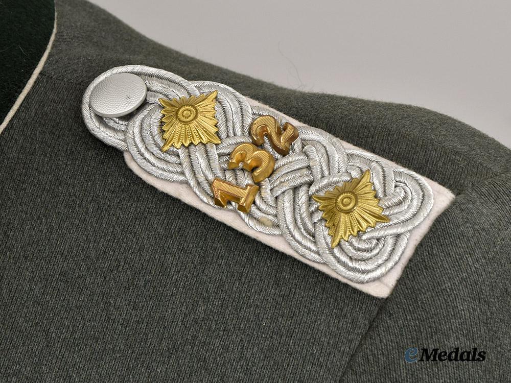 germany,_heer._an_infantry_hauptmann_piped_service_tunic,_unit-_attributed_example___m_n_c7099