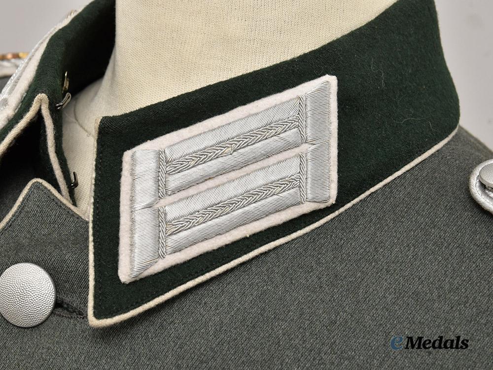 germany,_heer._an_infantry_hauptmann_piped_service_tunic,_unit-_attributed_example___m_n_c7102