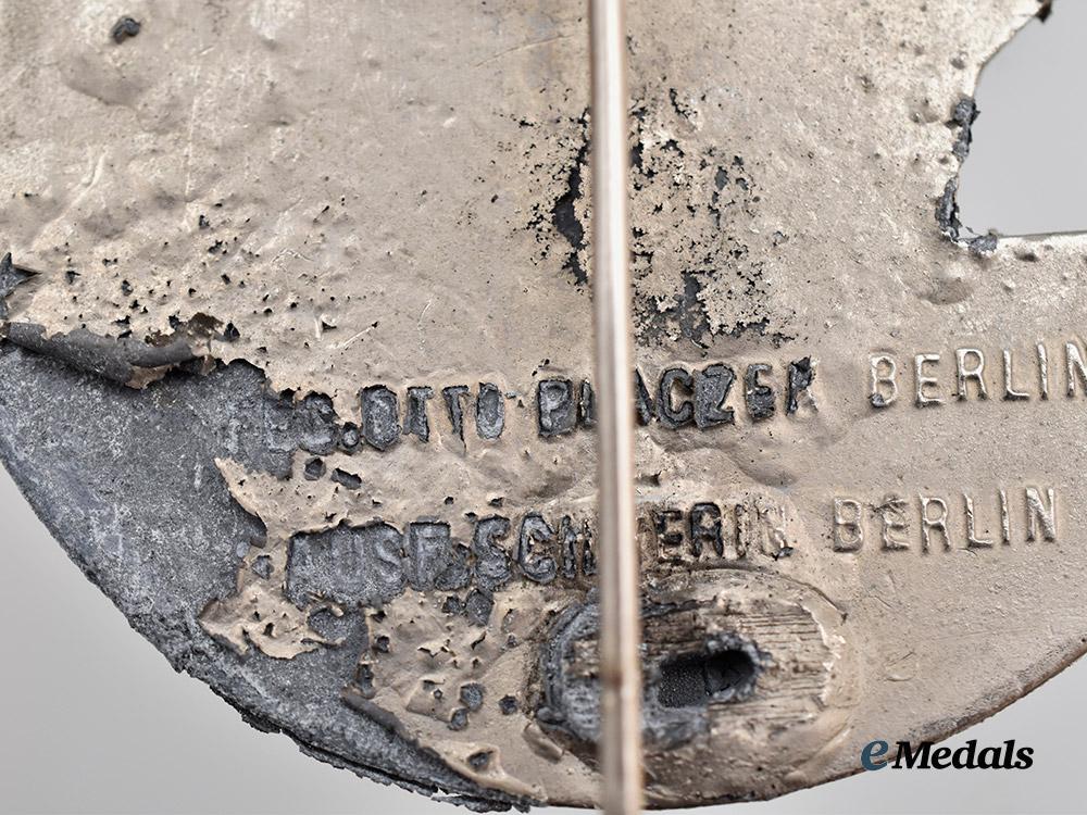 germany,_wehrmacht._a_pair_of_refurbished_badges___m_n_c7103